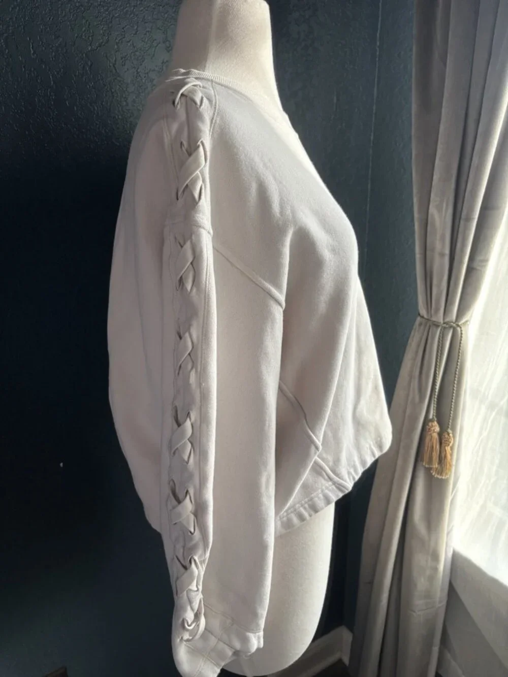 Lululemon Athletics Braided Sleeve Pullover Sz S/M Off White